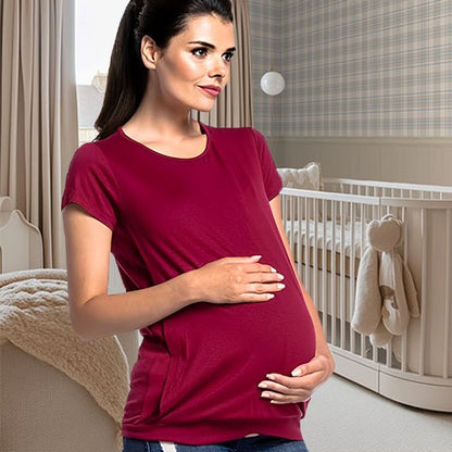 femme enceinte portant un T shirt allaitement rouge